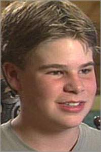 �������������ʣ����Ӿ�����Լһ���������ڳ���Ϊ���ҳ�ѪԵͬ������һ��ĸ�ӷ��𡰾��Ӿ���ͬ���Ǽǡ��˶�����//