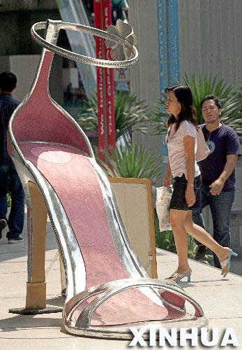 ����Դ����˵ĸ߸�Ь(ͼ)//