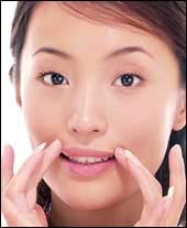 手把手教你肌肤按摩(图)