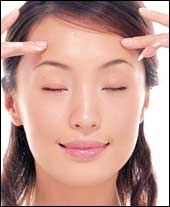 亲手教你瘦脸按摩手法(图)