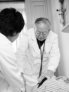 �۳�60�����δ�°��������׶�ҽ�ƴ�ѧ������������ҽԺ����Ժ����������                    