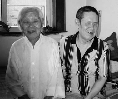 Ϊ�м����ӳ���һƬ�� ������ɽ��ʡ�ൺ��102���Ѧ����                    