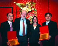 ��21���������й�ҽʦ��Ƚ���ŦԼ�佱