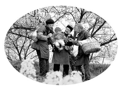 ���°�߷��ڼ䣬����ϳ�ˮ�����������ĳ����ں����ǰ�궯����������������˷���Ҳ�������Ĳ������ǽ�ͨ���������ǵ����顪����