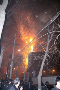 你还在看热闹吗?