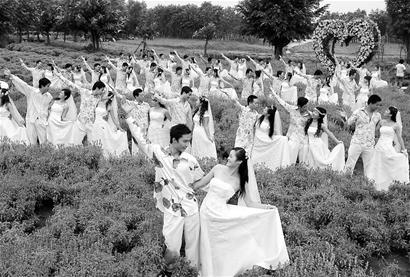 婚姻需要几成“裸"