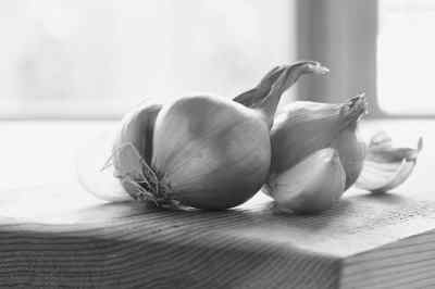 贴片大蒜治倒刺(生活小窍门)