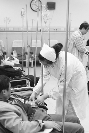 ��ע������Ӫ��ҩ�ڰ�֢�����е�Ӧ��