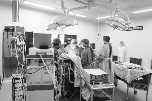 ҽ�ģ����۾���  ӭ�Ѷ���