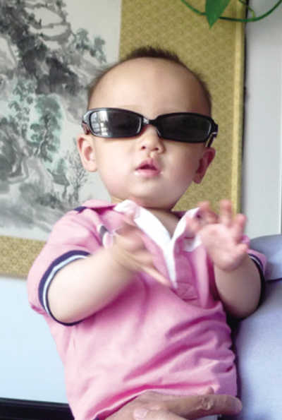 六岁以下少戴墨镜(育儿问答)