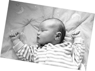 用音乐哄宝贝睡觉