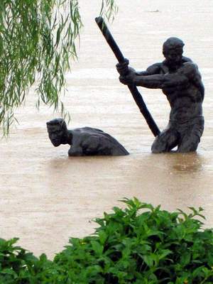 ���ݹ�԰���������ܵ������ں�ˮ�п�����/���ݹ�԰����