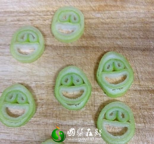 大葱保健：防感冒治老年人口干
