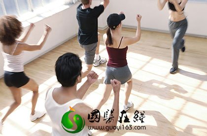 运动养生之有氧健身操